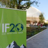 Des personnes arrivent pour la cérémonie d’ouverture du forum interreligieux du G20 2026 au Tabernacle de Salt Lake City, le jeudi 15 octobre 2026. 