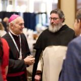 Les invités arrivent au bâtiment administratif de l’Église pour un dîner avant la cérémonie d’ouverture du forum interreligieux du G20 de 2026 à Salt Lake City, le jeudi 15 octobre 2026.