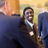 Les invités arrivent au bâtiment administratif de l’Église pour un dîner avant la cérémonie d’ouverture du forum interreligieux du G20 de 2026 à Salt Lake City, le jeudi 15 octobre 2026.