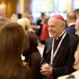 Les invités arrivent au bâtiment administratif de l’Église pour un dîner avant la cérémonie d’ouverture du forum interreligieux du G20 de 2026 à Salt Lake City, le jeudi 15 octobre 2026.