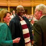 Des chefs de confessions religieuses et des dirigeants civiques participant au forum interreligieux du G20 de 2026 assistent à une représentation de « Music and the Spoken Word » dans le Tabernacle de Salt Lake City, le dimanche 18 octobre 2026.