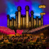 Des chefs de confessions religieuses et des dirigeants civiques participant au forum interreligieux du G20 de 2026 assistent à une représentation de « Music and the Spoken Word » dans le Tabernacle de Salt Lake City, le dimanche 18 octobre 2026.