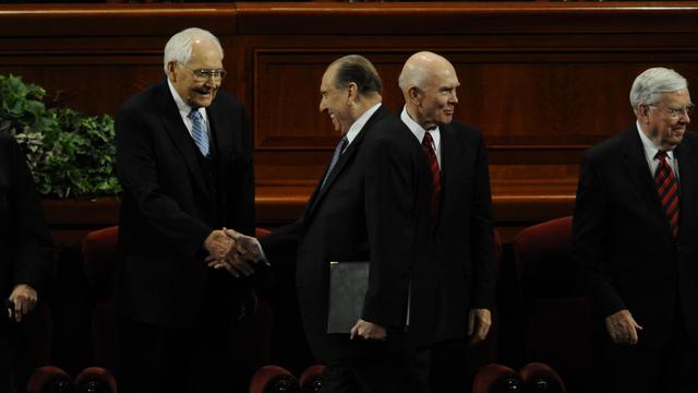 L-Tom-Perry-newsbio-gc-Oct-2010-Monson.JPG
