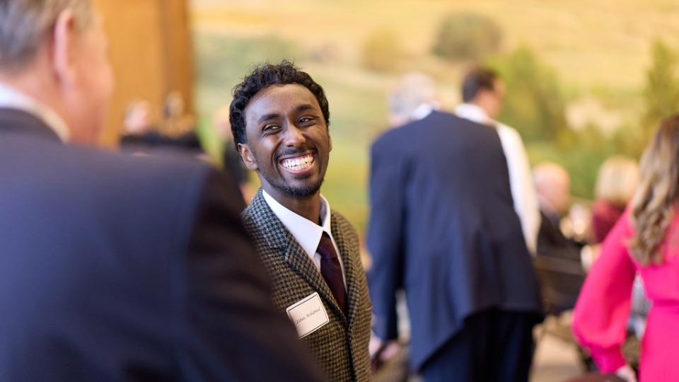 Les invités arrivent au bâtiment administratif de l’Église pour un dîner avant la cérémonie d’ouverture du forum interreligieux du G20 de 2026 à Salt Lake City, le jeudi 15 octobre 2026.