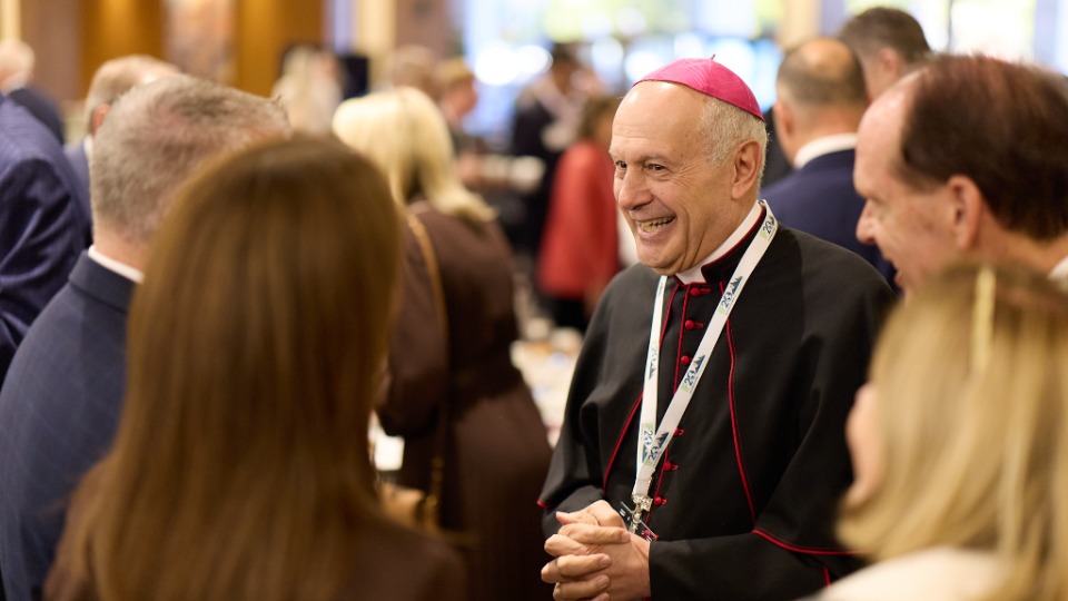 Les invités arrivent au bâtiment administratif de l’Église pour un dîner avant la cérémonie d’ouverture du forum interreligieux du G20 de 2026 à Salt Lake City, le jeudi 15 octobre 2026.