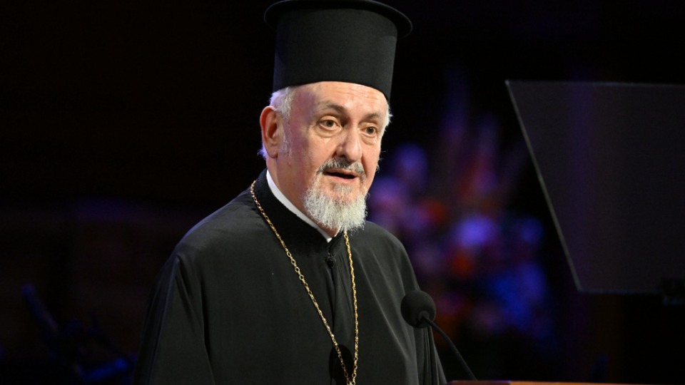 Le métropolite Emmanuel de Chalcédoine, deuxième prélat du Patriarcat œcuménique, prend la parole lors de la cérémonie d’ouverture du forum interreligieux du G20 2026 dans le Tabernacle de Salt Lake City, le jeudi 15 octobre 2026.